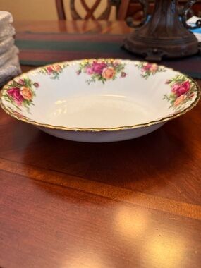 Royal Albert old country roses bone china Serving Bowl/vegie bowl